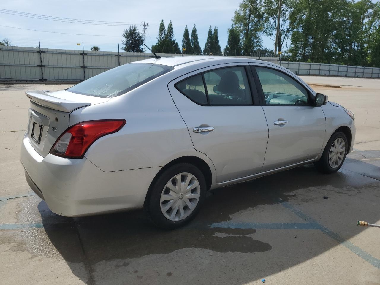 2018 Nissan Versa S vin: 3N1CN7APXJL840975