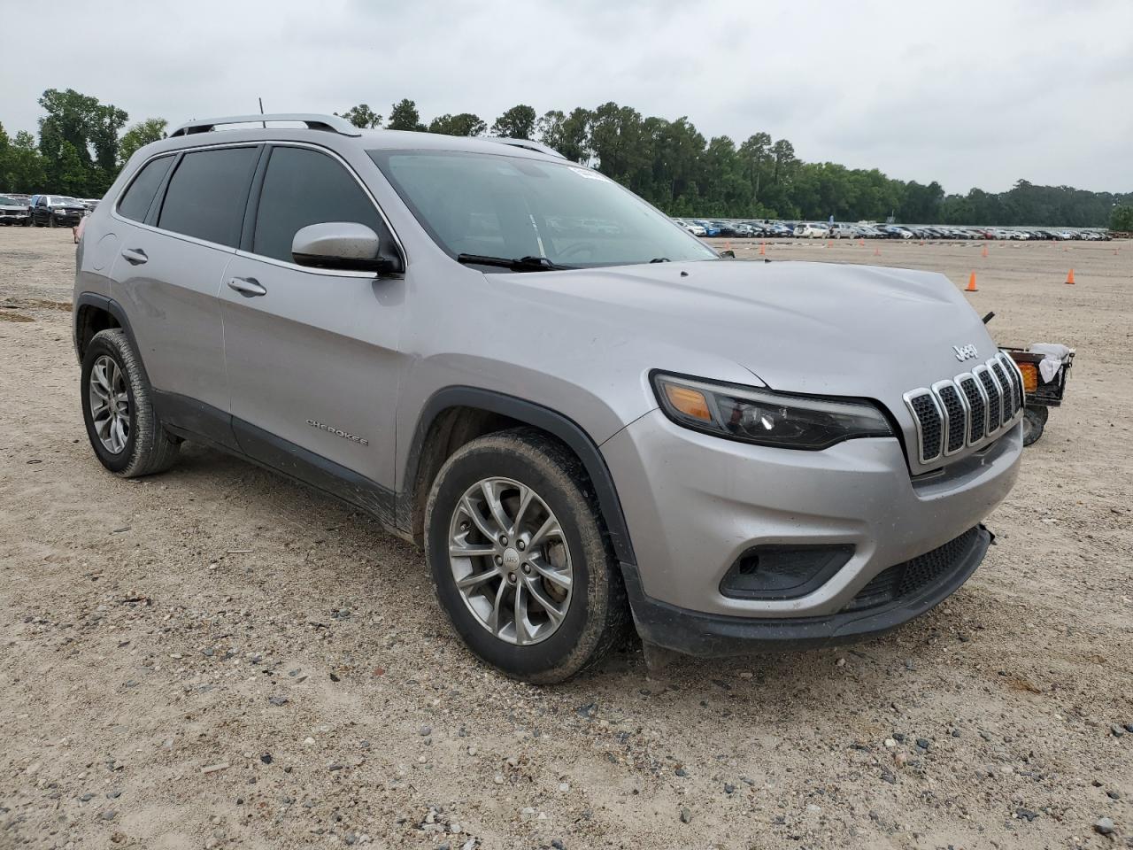 1C4PJLLB0KD395769 2019 Jeep Cherokee Latitude Plus