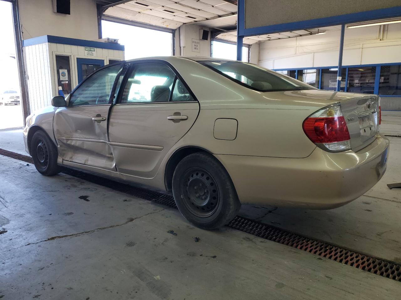 4T1BE32K65U060662 2005 Toyota Camry Le