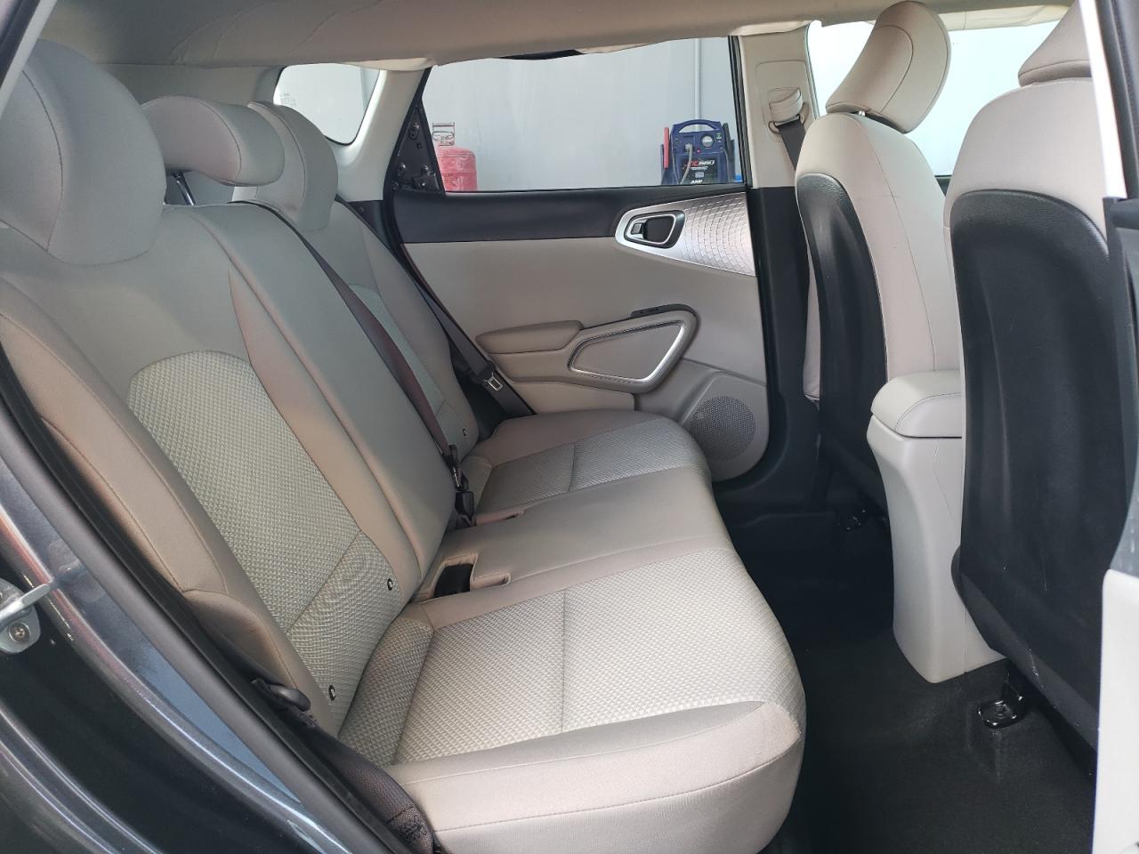 KNDJ23AU9L7104189 2020 Kia Soul Lx