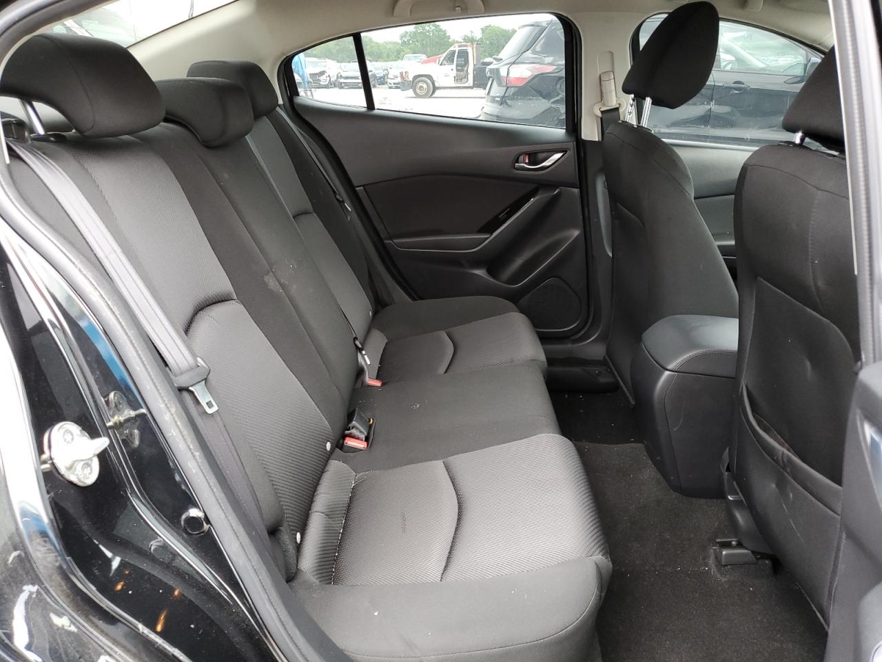 3MZBN1U7XJM903058 2018 Mazda 3 Sport