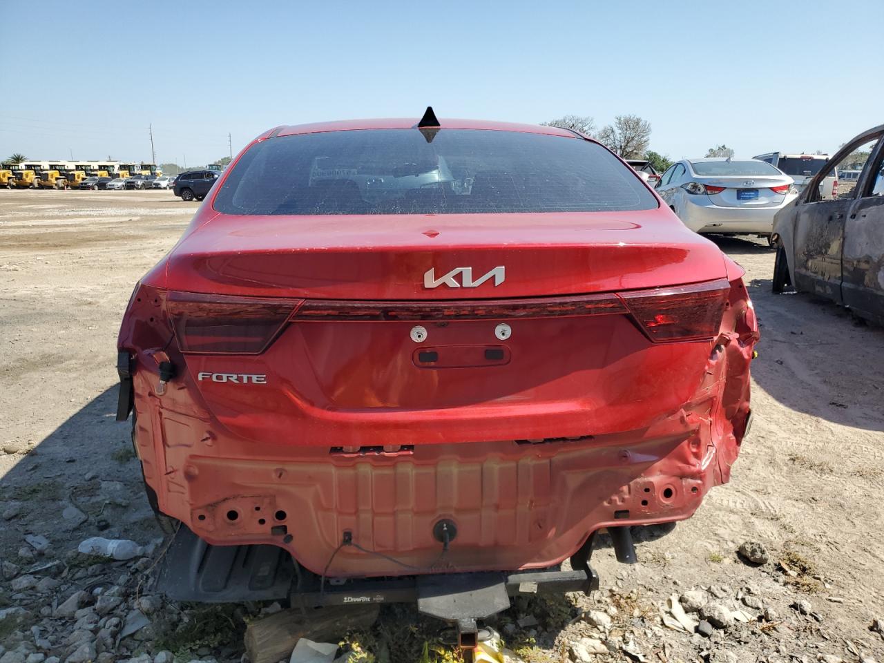 3KPF24AD8NE465637 2022 Kia Forte Fe