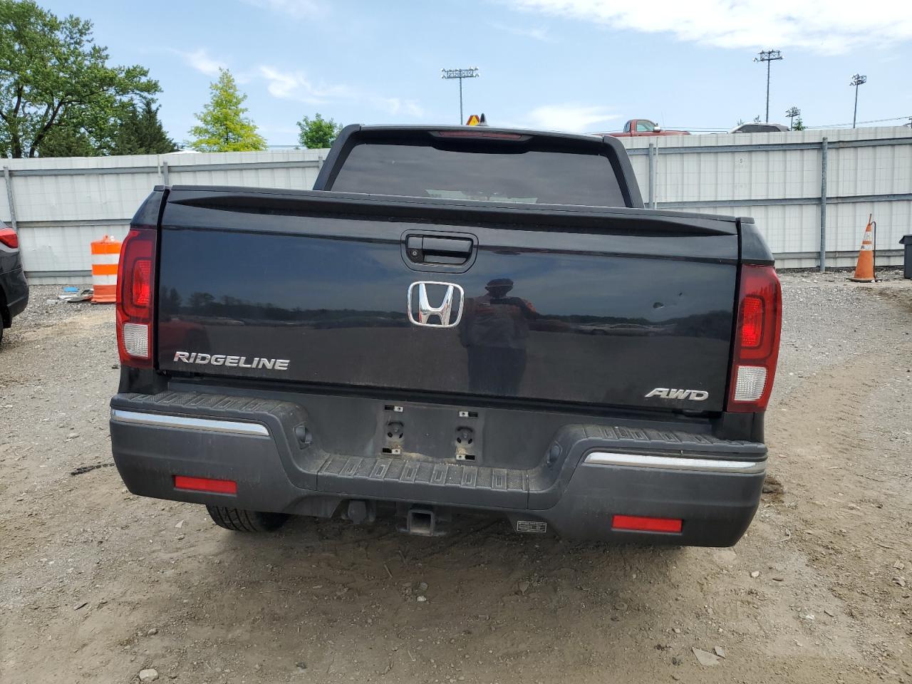 5FPYK3F11HB020812 2017 Honda Ridgeline Sport