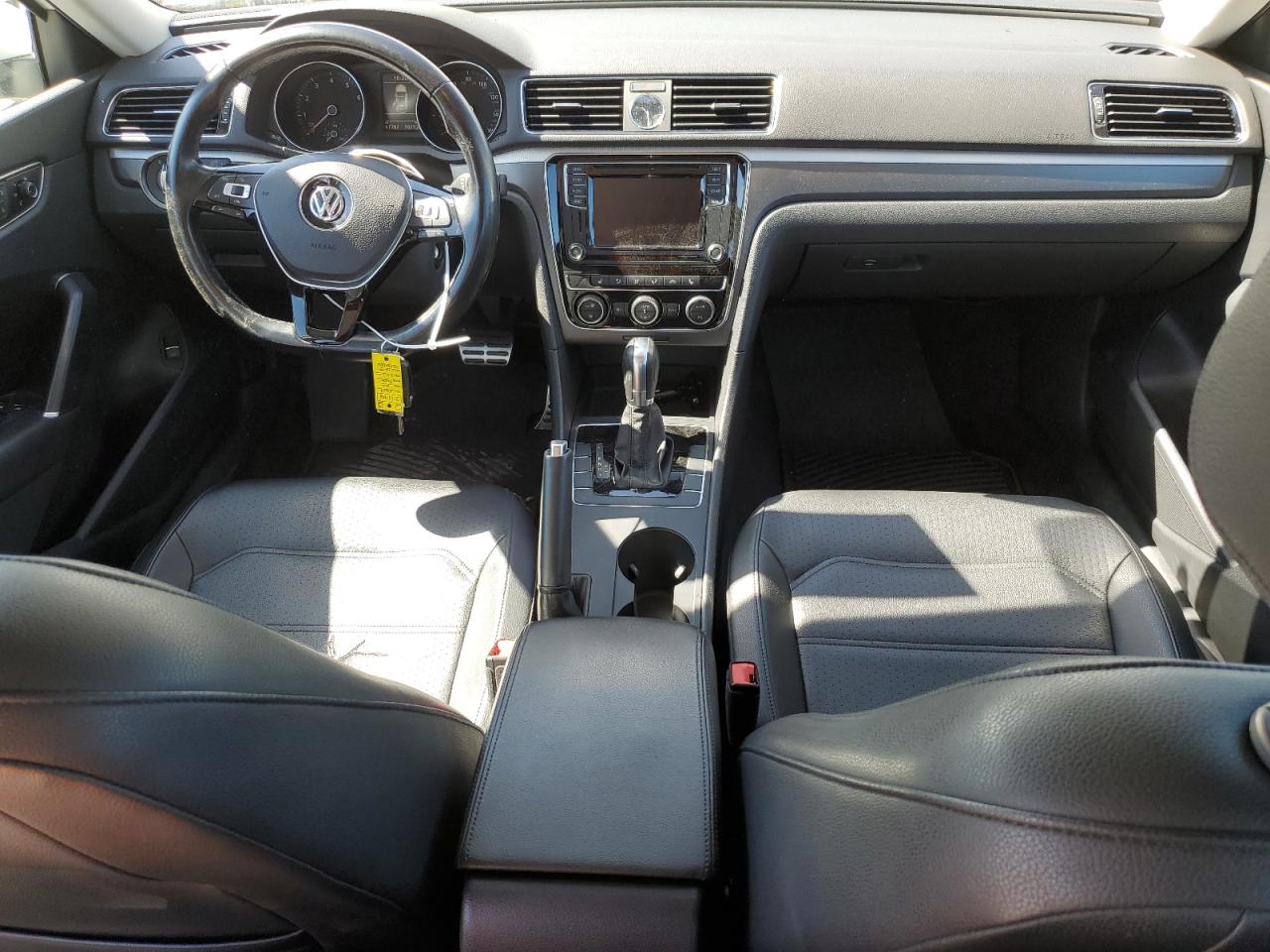 1VWDT7A38HC060884 2017 Volkswagen Passat R-Line