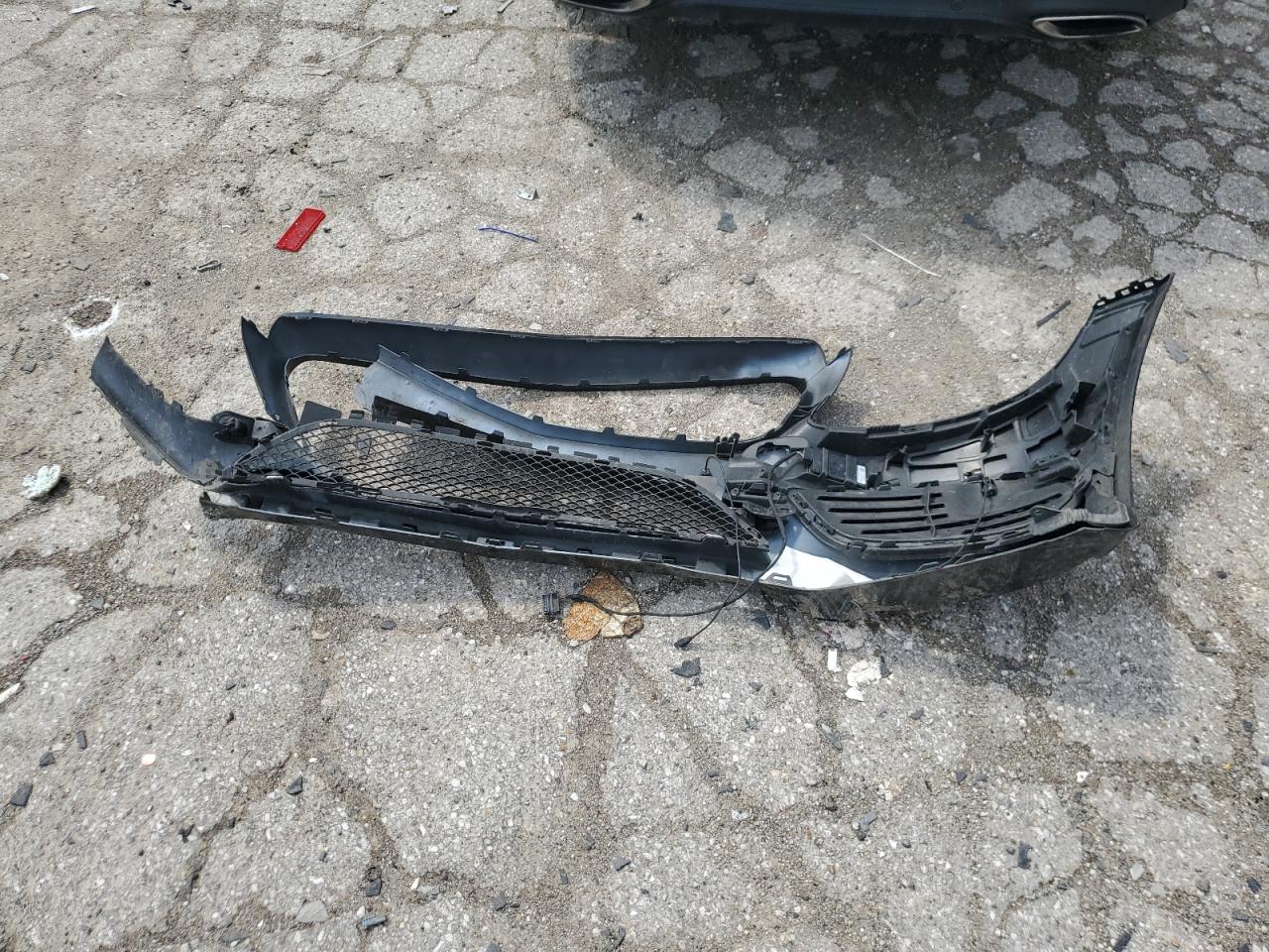 WDDWJ4KB1JF671002 2018 Mercedes-Benz C 300 4Matic