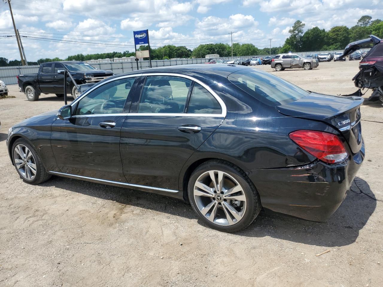 55SWF4JB2JU262085 2018 Mercedes-Benz C 300