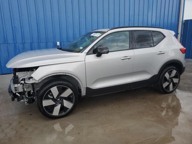 2023 VOLVO XC40