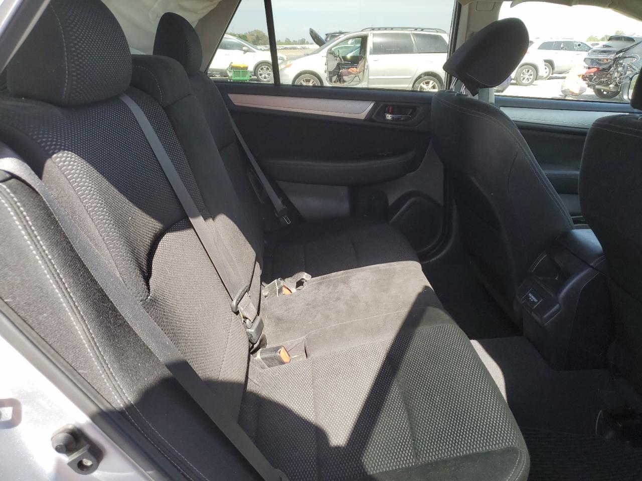 4S4BSAFC7J3361621 2018 Subaru Outback 2.5I Premium