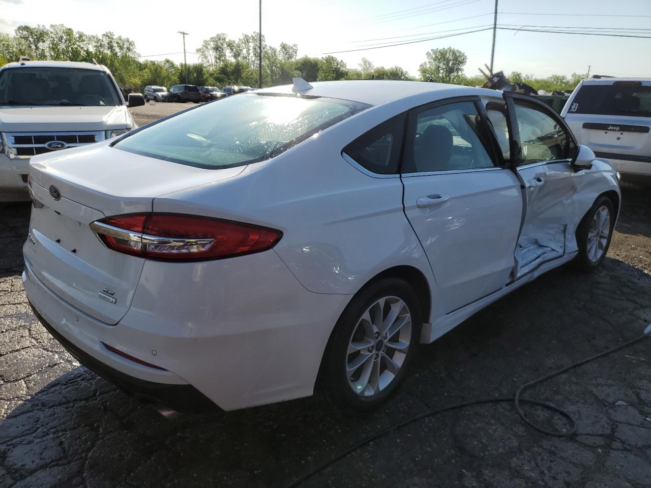 3FA6P0HD8LR108230 2020 Ford Fusion Se