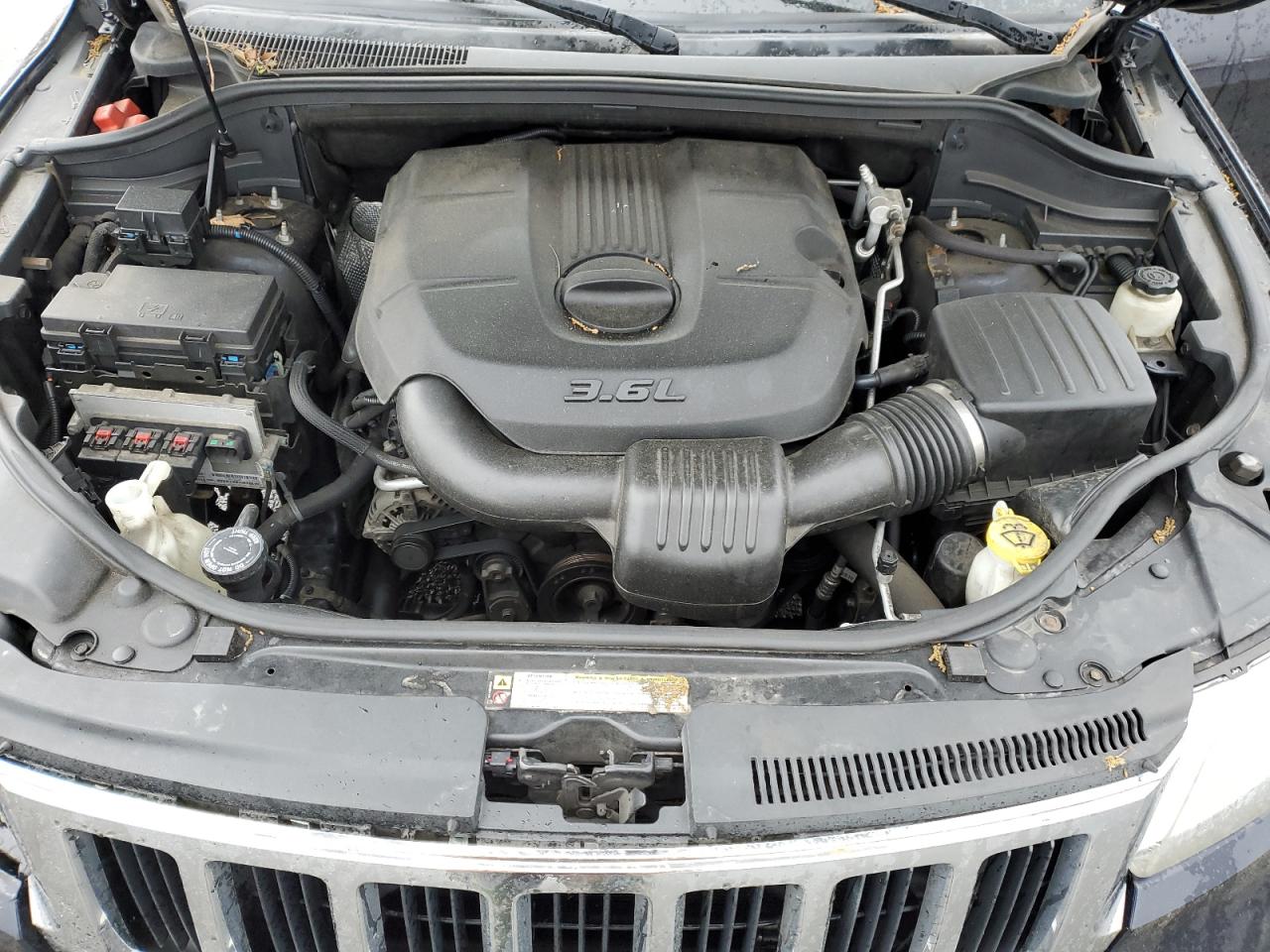 1J4RR4GG7BC510171 2011 Jeep Grand Cherokee Laredo