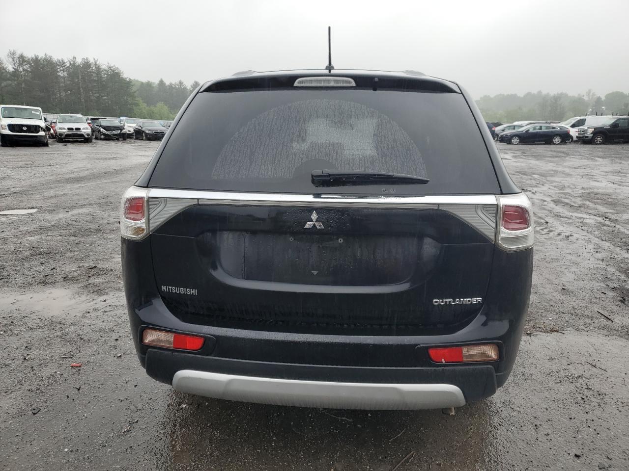 JA4AD3A34FZ004246 2015 Mitsubishi Outlander Se