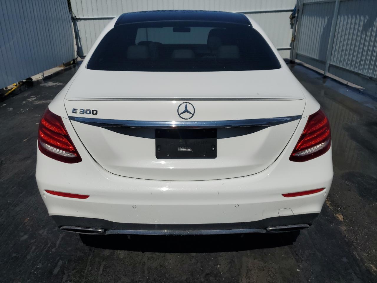 WDDZF4JB2KA488819 2019 Mercedes-Benz E 300