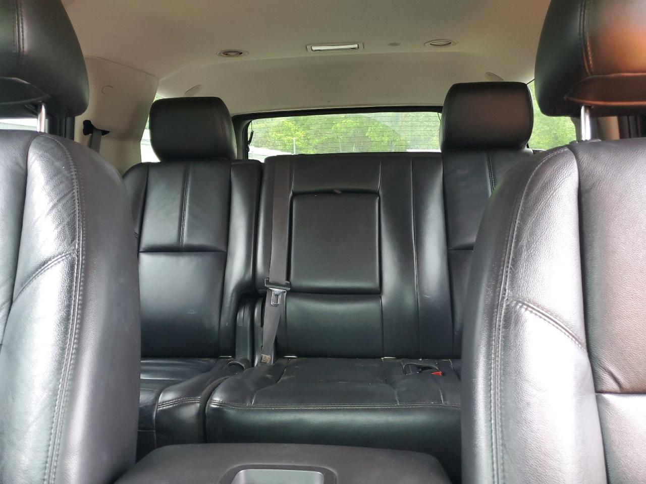 1GNSKBE09BR344018 2011 Chevrolet Tahoe K1500 Lt