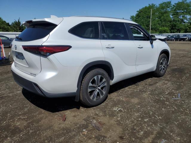 VIN 5TDKDRBHXPS039822 2023 Toyota Highlander, L no.3