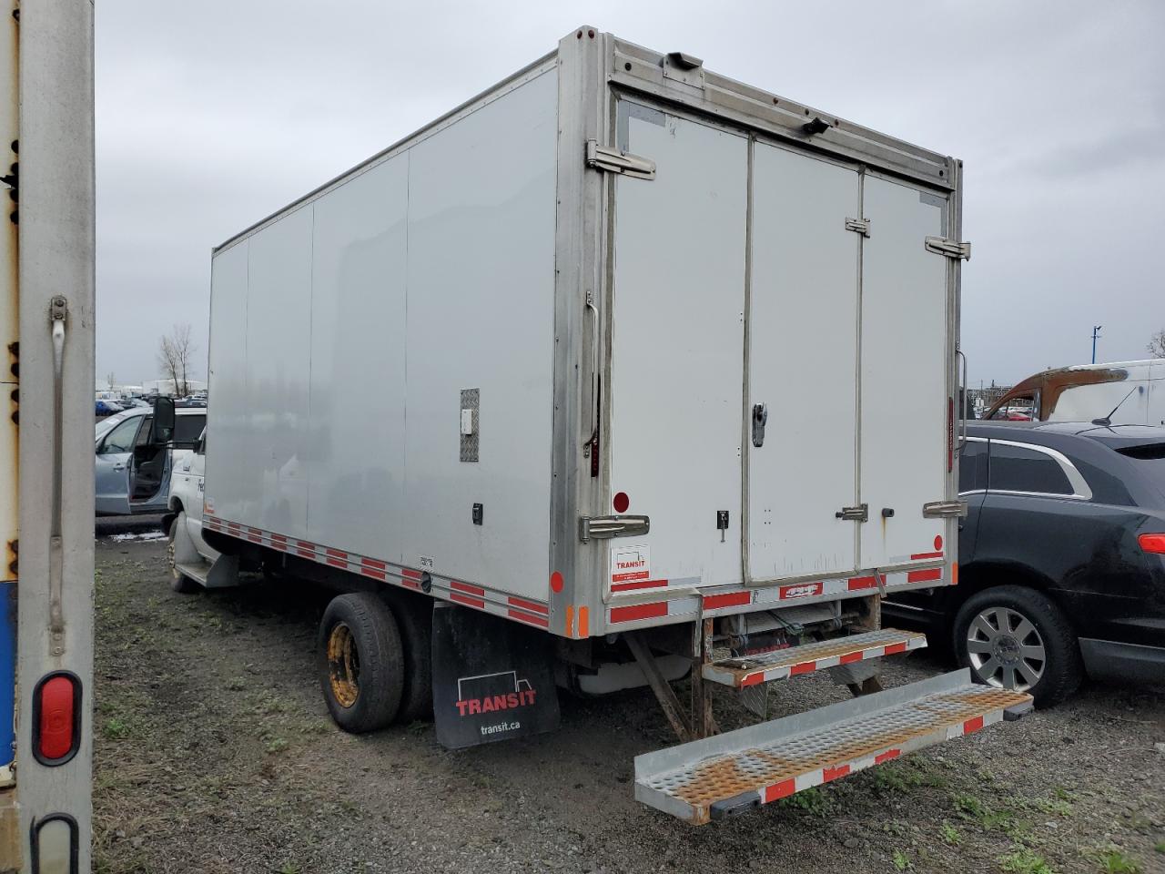 FORD ECONOLINE E450 SUPER DUTY CUTAWAY VAN