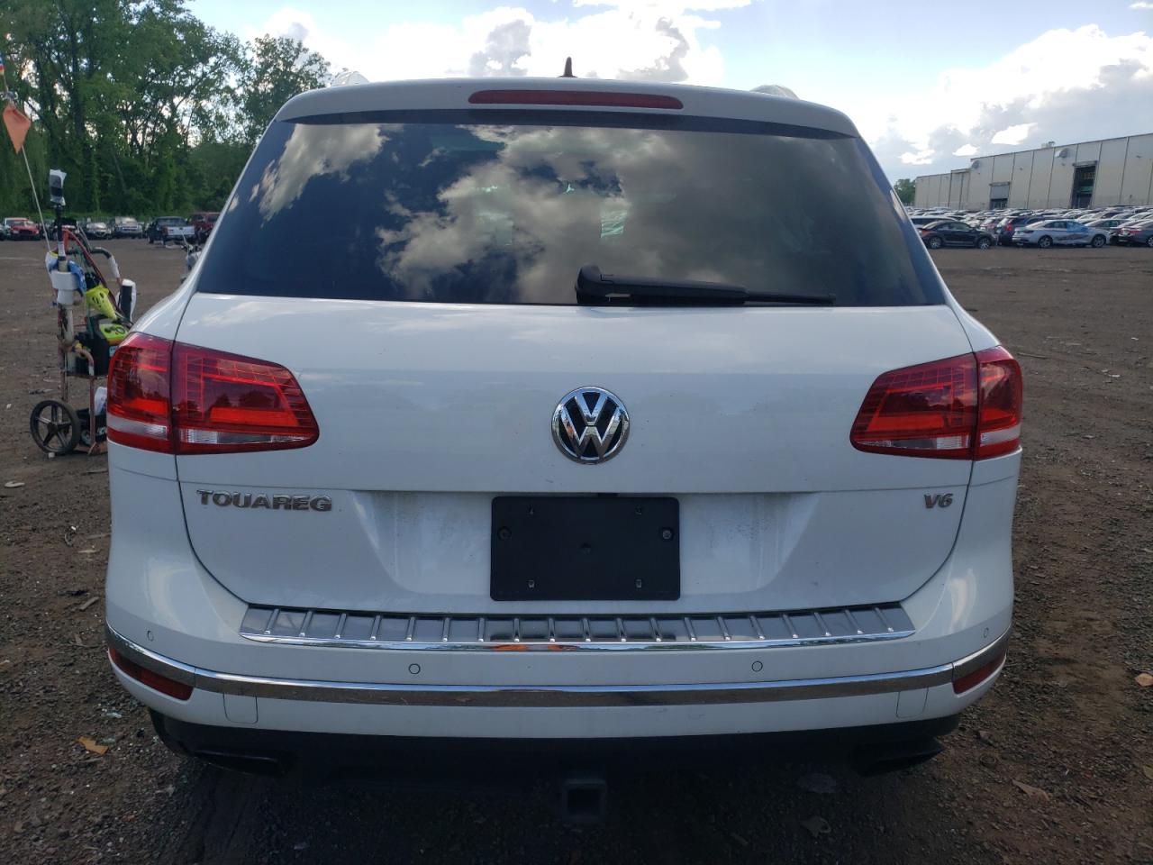 WVGRF7BP0HD006146 2017 Volkswagen Touareg Wolfsburg