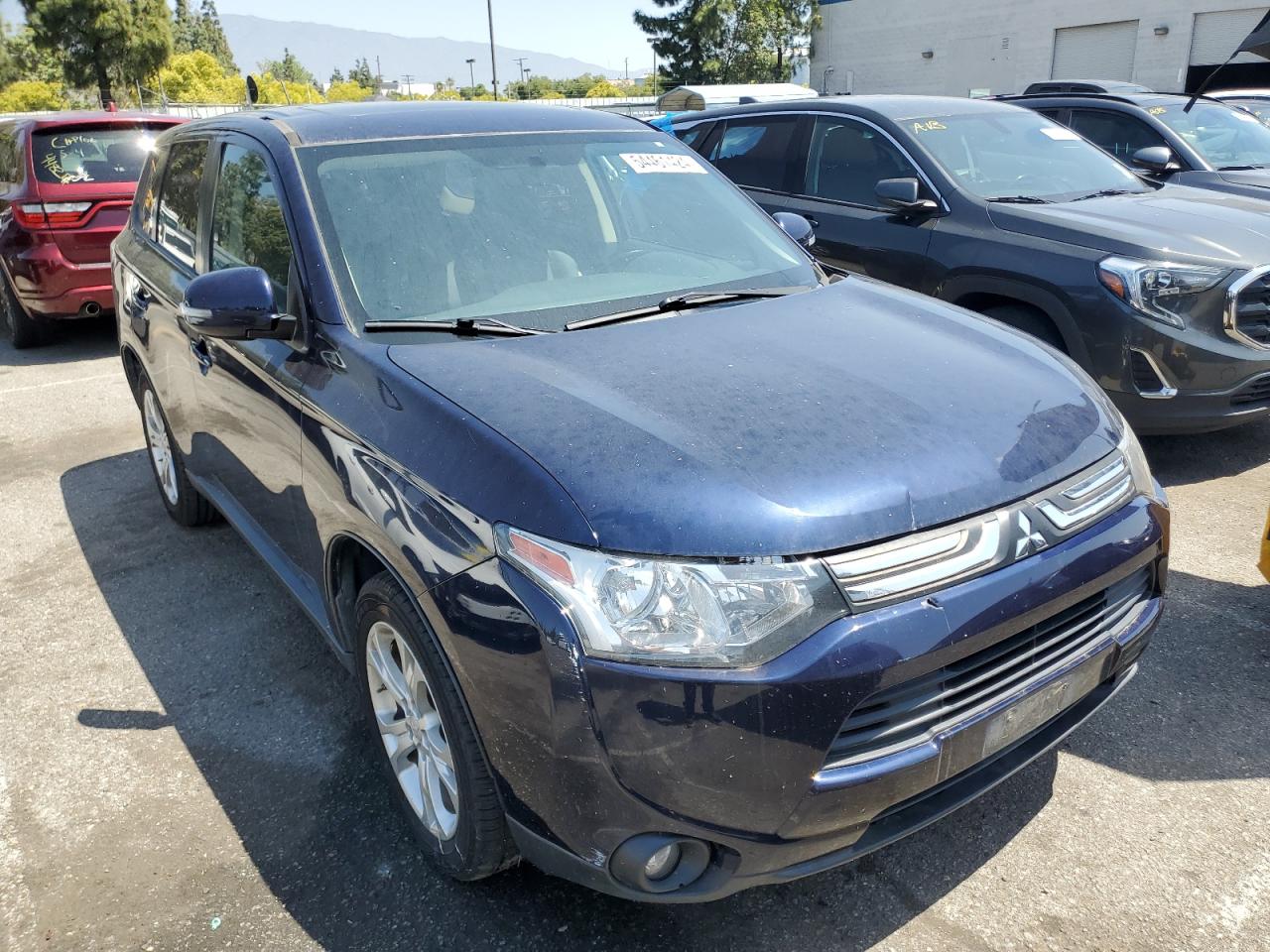 JA4AZ3A31EZ007802 2014 Mitsubishi Outlander Se