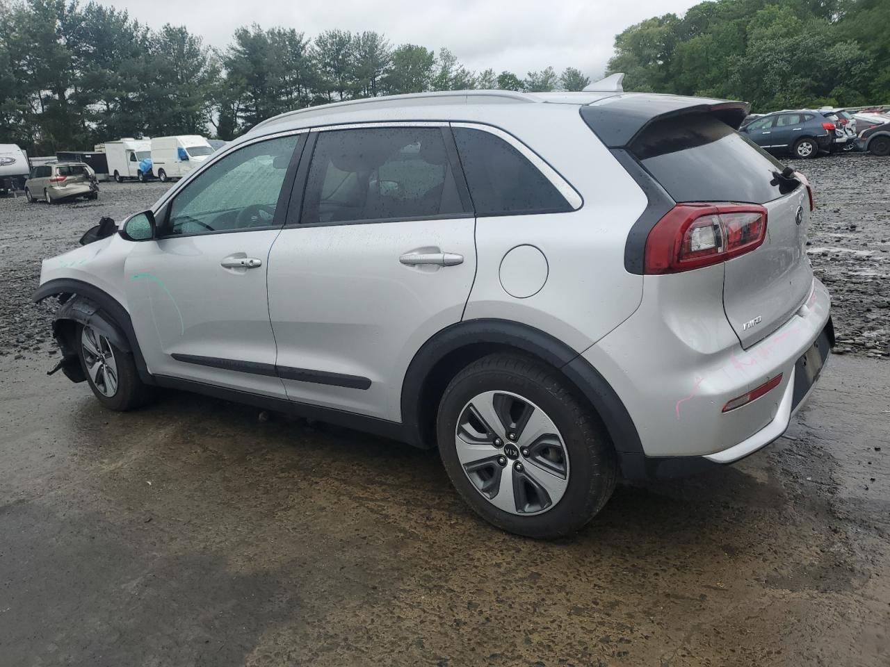 KNDCB3LC5J5211035 2018 Kia Niro Fe