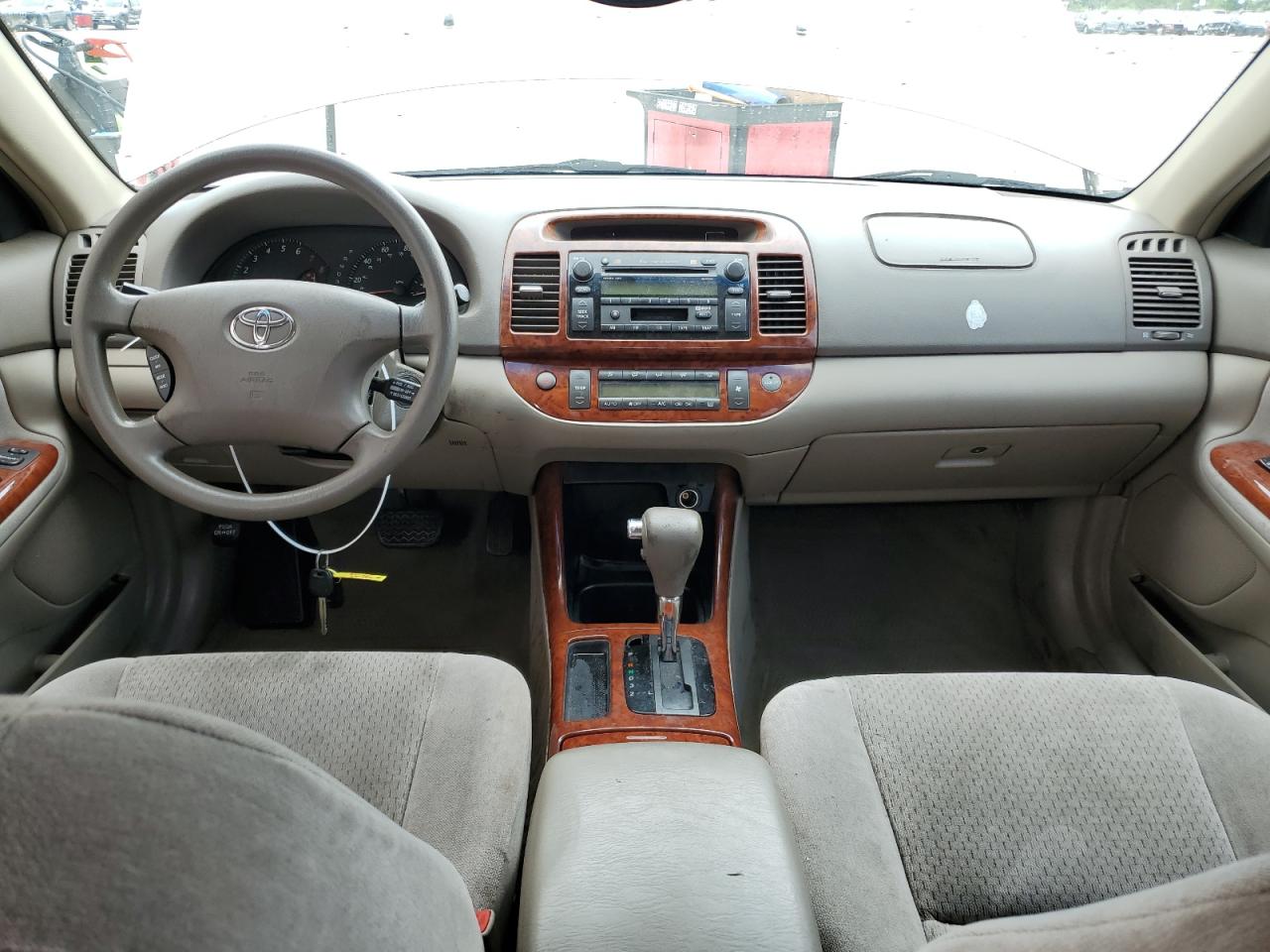 4T1BF32K34U587540 2004 Toyota Camry Le