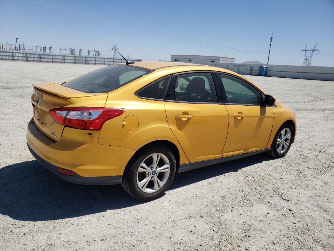 1FAHP3F2XCL476936 2012 Ford Focus Se