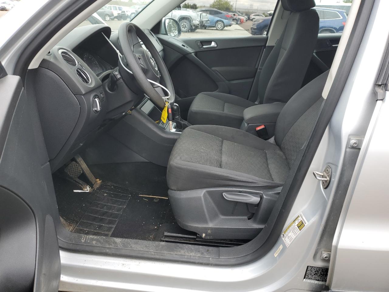 2012 Volkswagen Tiguan S vin: WVGBV7AX0CW559561