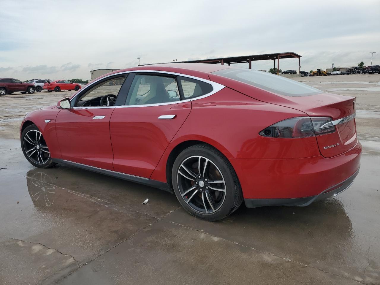 2013 Tesla Model S vin: 5YJSA1CN5DFP13678