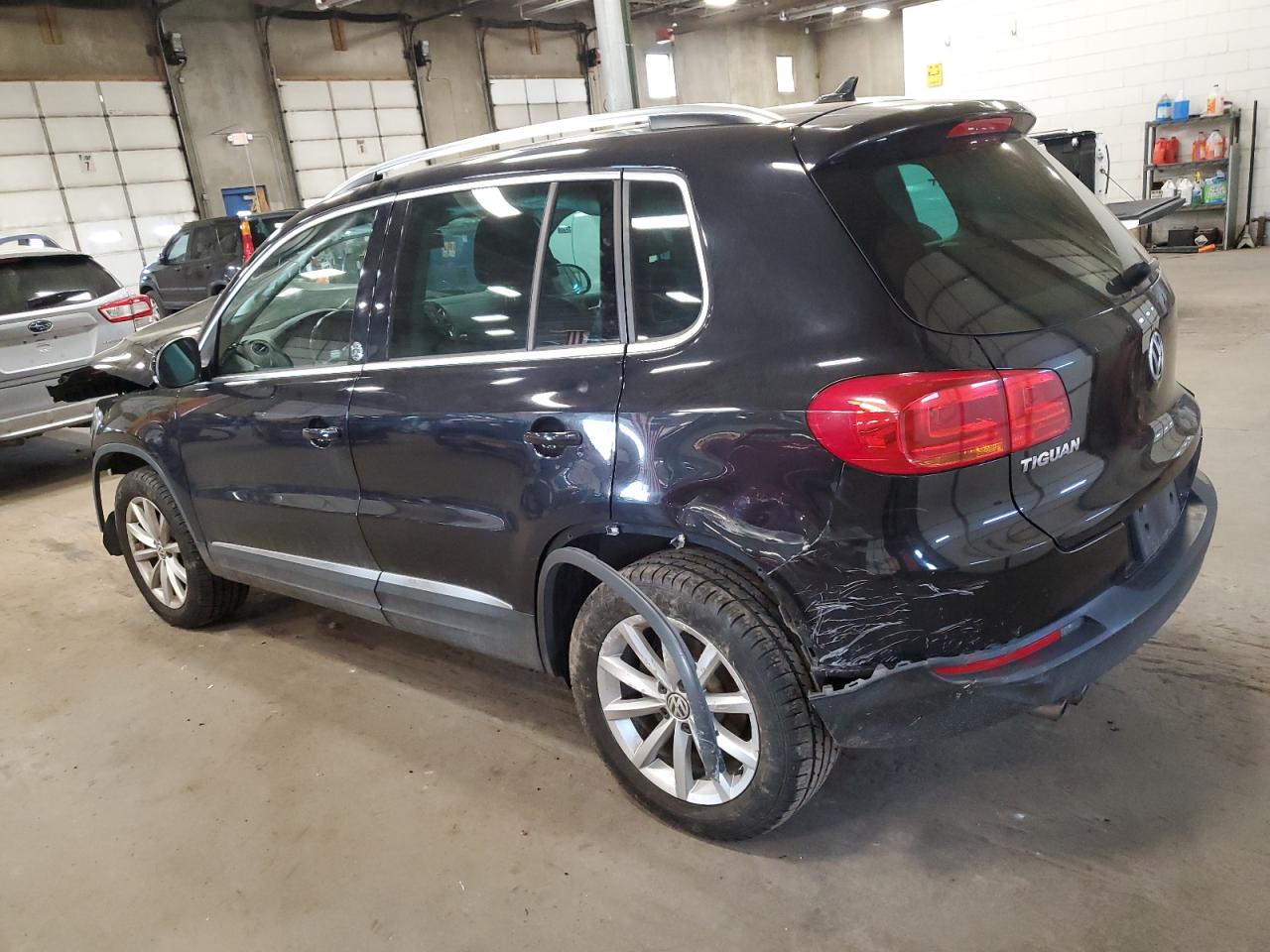 WVGRV7AX1HK001053 2017 Volkswagen Tiguan Wolfsburg