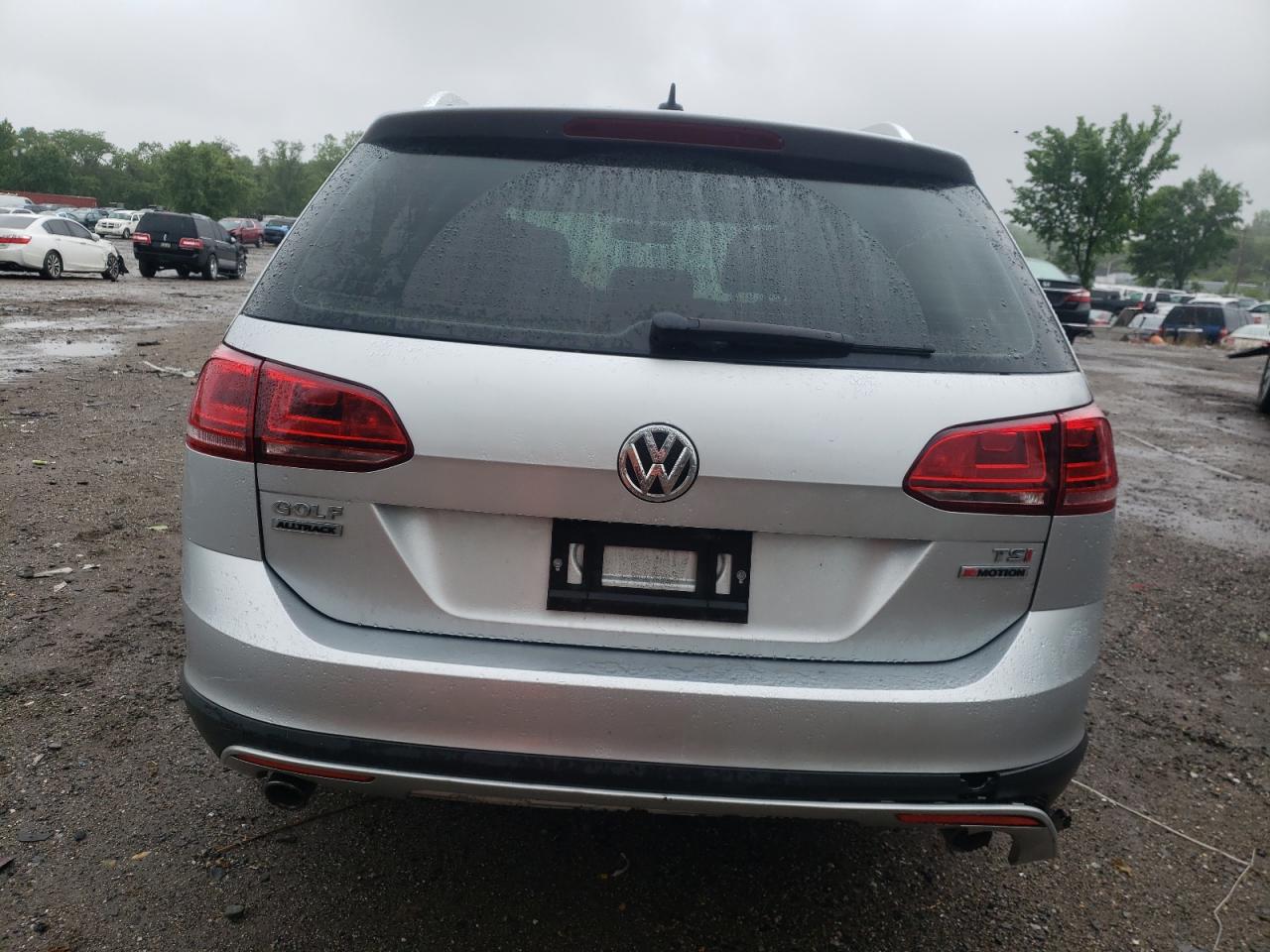 3VWH17AU9HM529690 2017 Volkswagen Golf Alltrack S