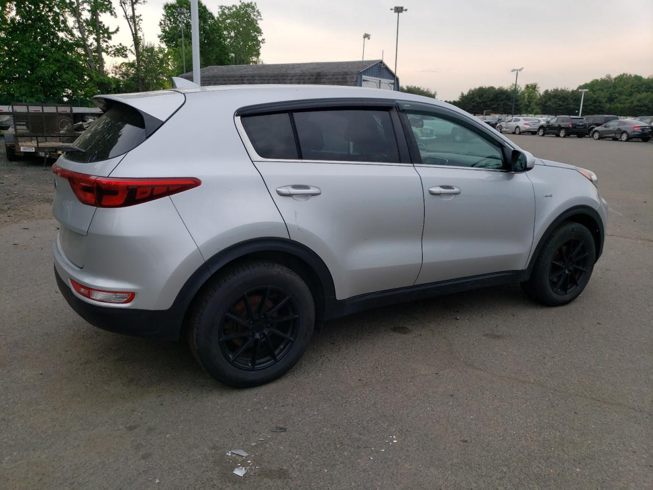 KNDPMCACXJ7338592 2018 Kia Sportage Lx