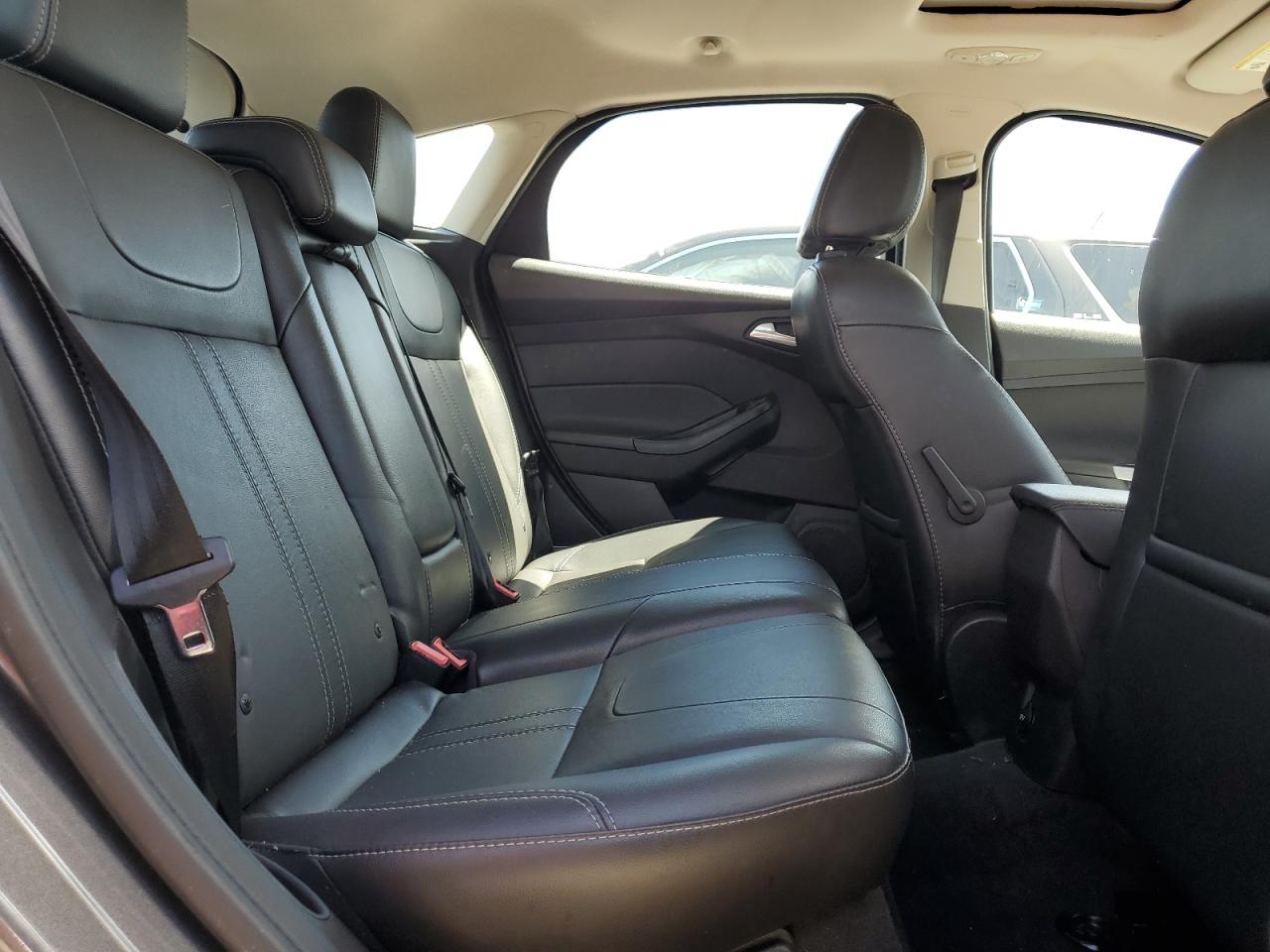 1FADP3K24EL102412 2014 Ford Focus Se