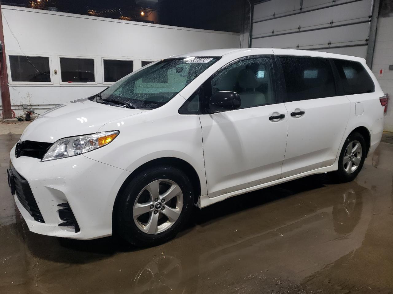 5TDZZ3DC3JS909674 2018 Toyota Sienna L