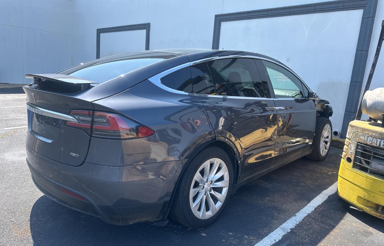 5YJXCBE23JF127761 2018 Tesla Model X