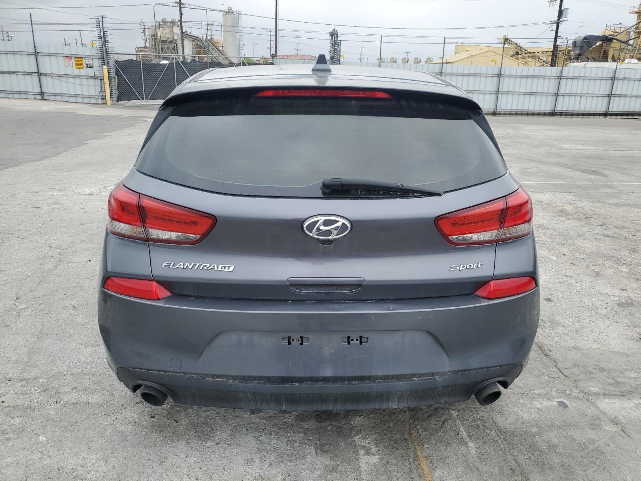 KMHH55LC1JU078817 2018 Hyundai Elantra Gt Sport