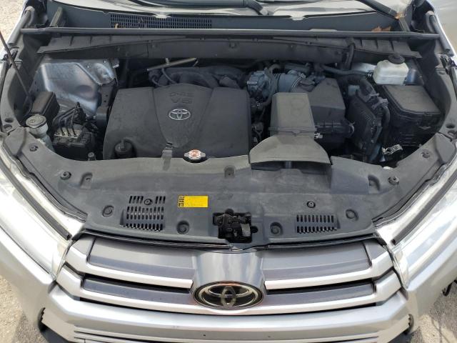 VIN 5TDBZRFH7KS971710 2019 Toyota Highlander, LE no.12