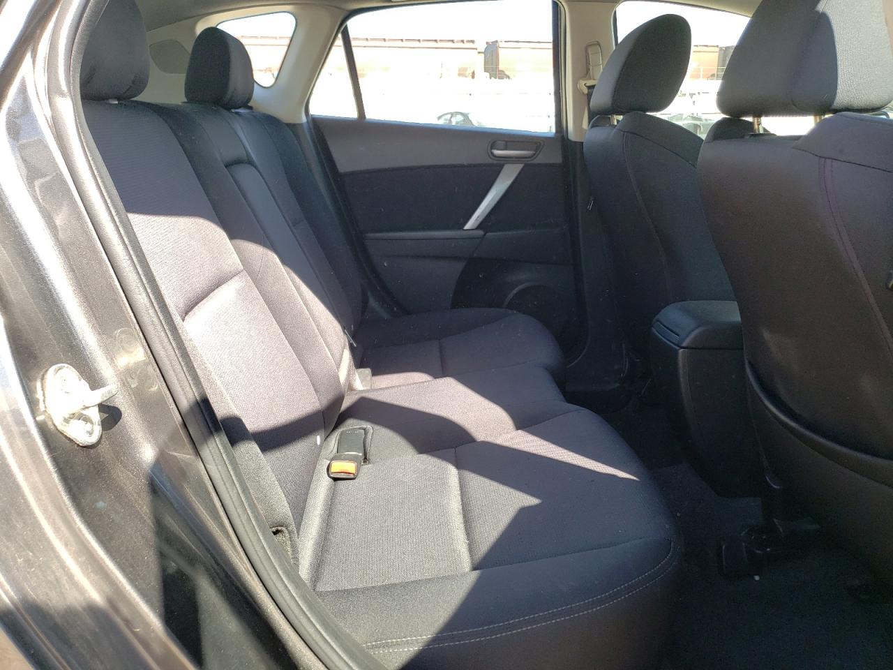 JM1BL1K65B1490844 2011 Mazda 3 S