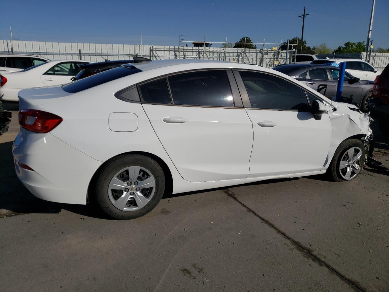 2018 Chevrolet Cruze Ls vin: 1G1BC5SM9J7162434