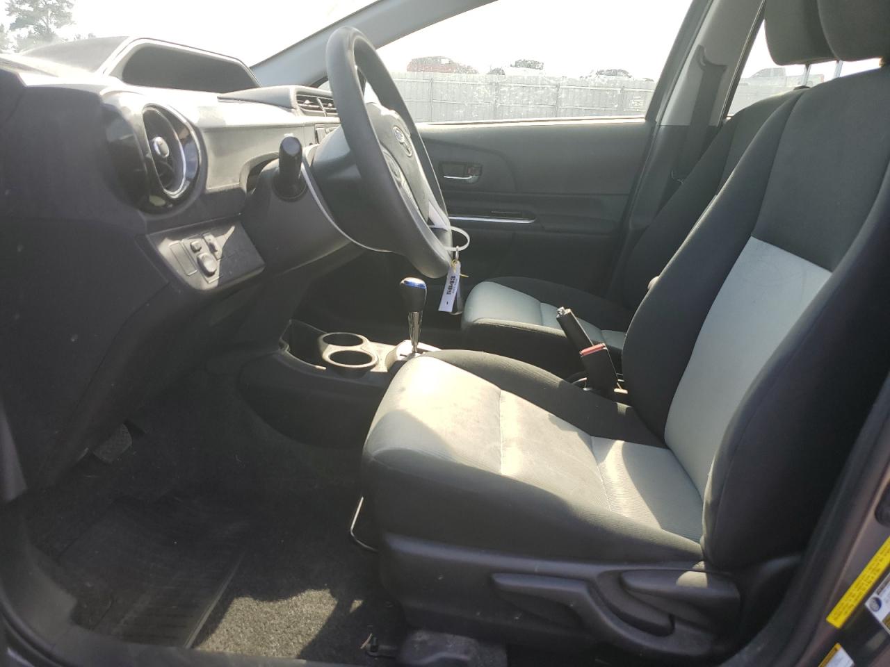 JTDKDTB38F1106768 2015 Toyota Prius C