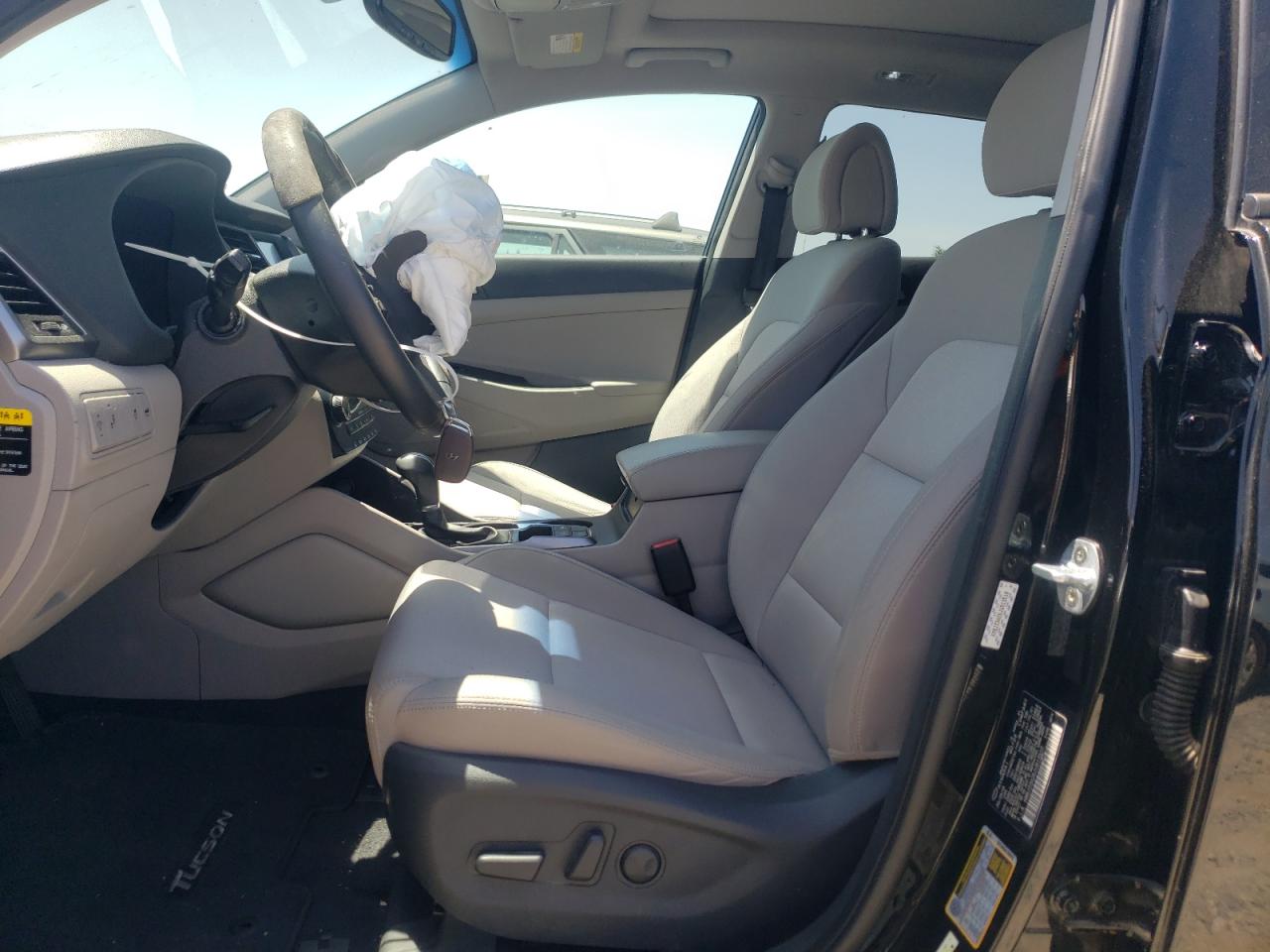 KM8J33A26JU813510 2018 Hyundai Tucson Value