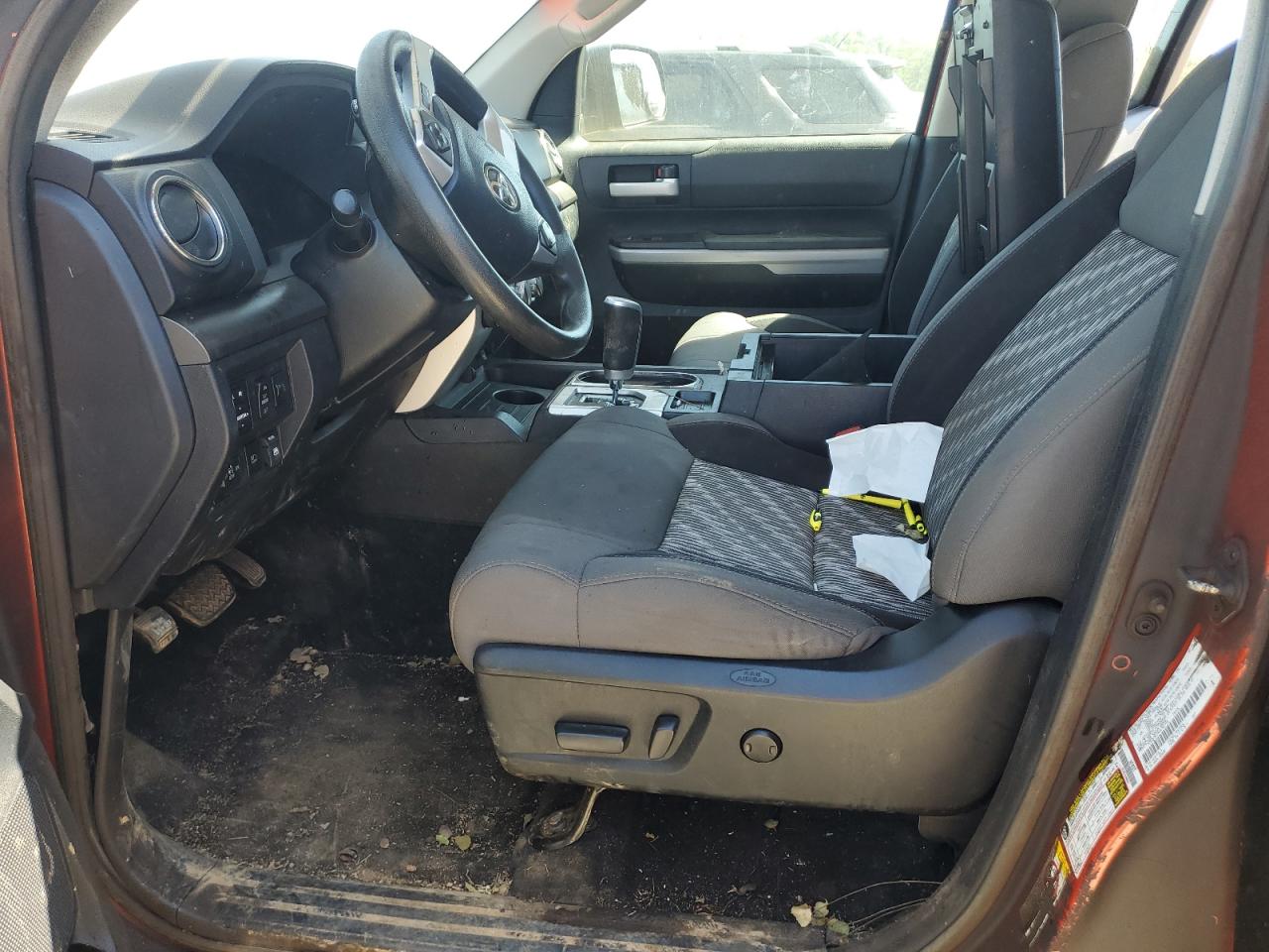 5TFDY5F19JX741716 2018 Toyota Tundra Crewmax Sr5