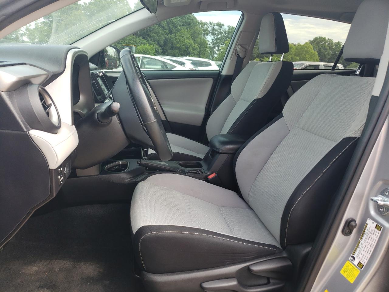 2T3WFREV4HW334959 2017 Toyota Rav4 Xle