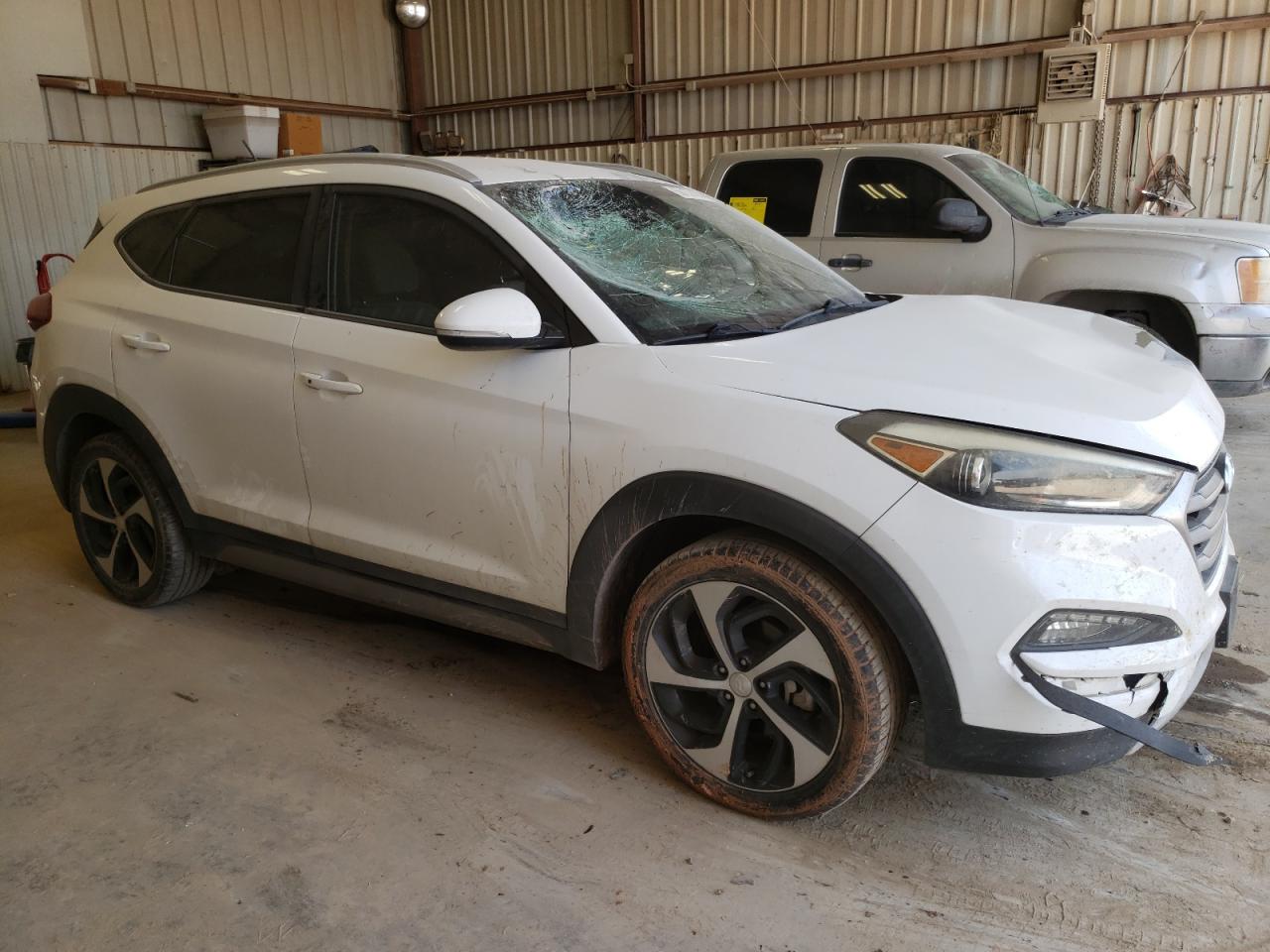 KM8J33A23HU323598 2017 Hyundai Tucson Limited