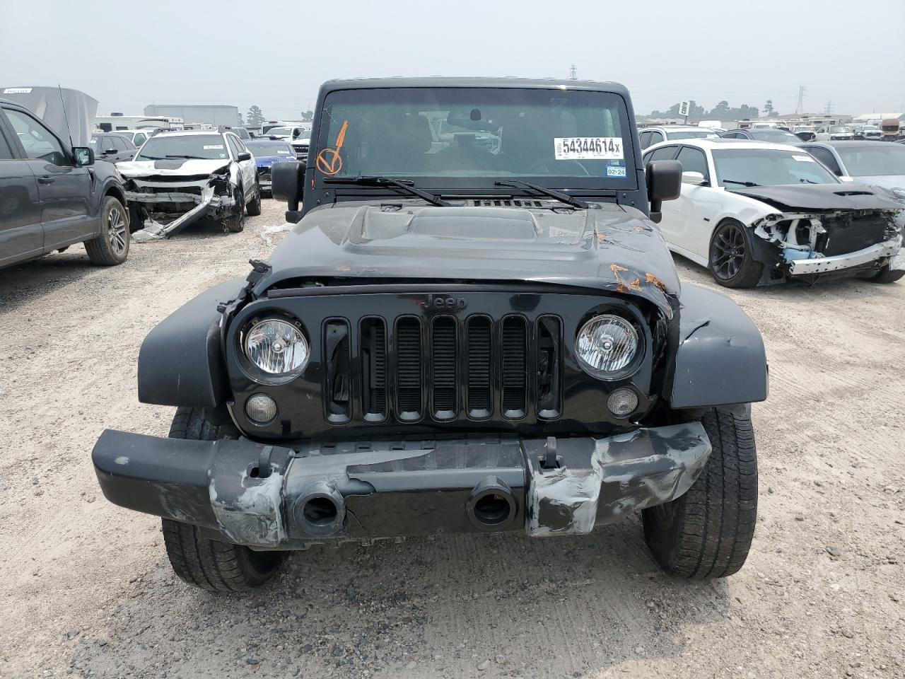 1C4HJWEG2FL699552 2015 Jeep Wrangler Unlimited Sahara