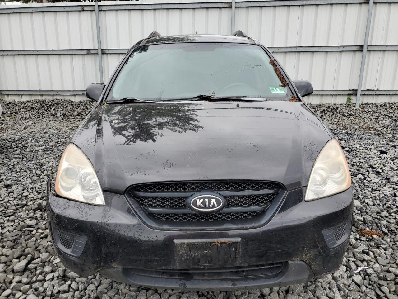 KNAFG529497276049 2009 Kia Rondo Base