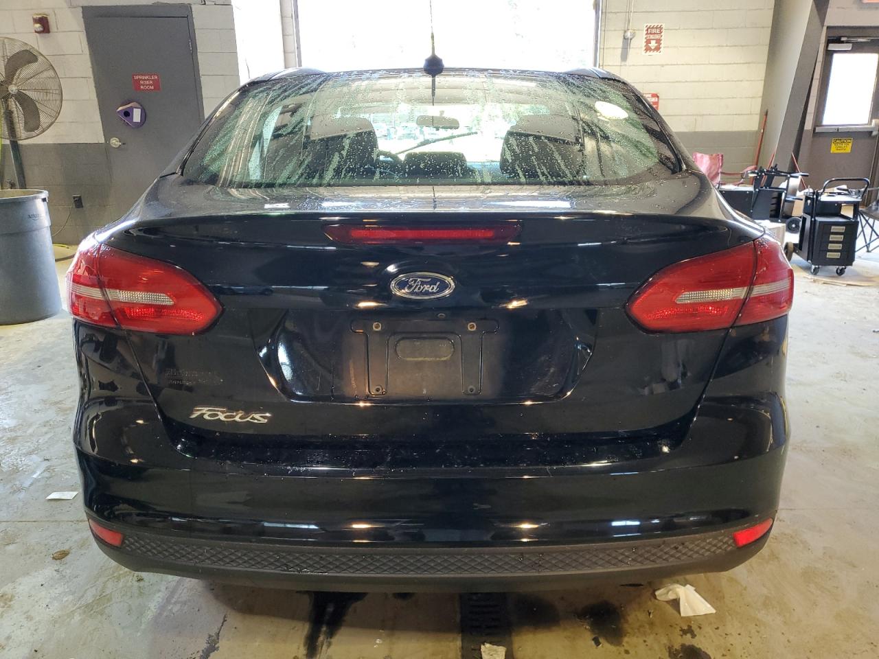 1FADP3E23JL300162 2018 Ford Focus S