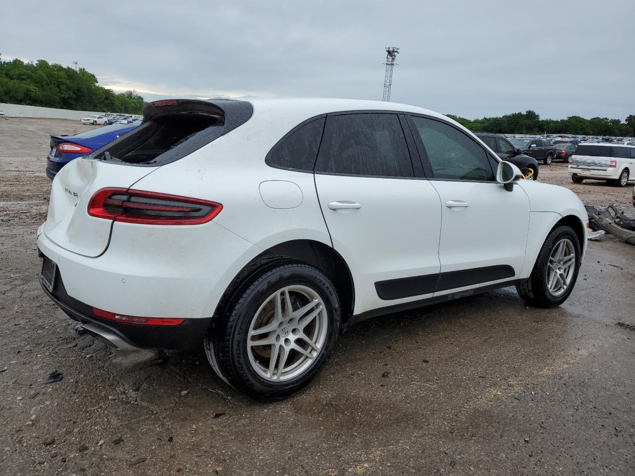 WP1AA2A56HLB83629 2017 Porsche Macan