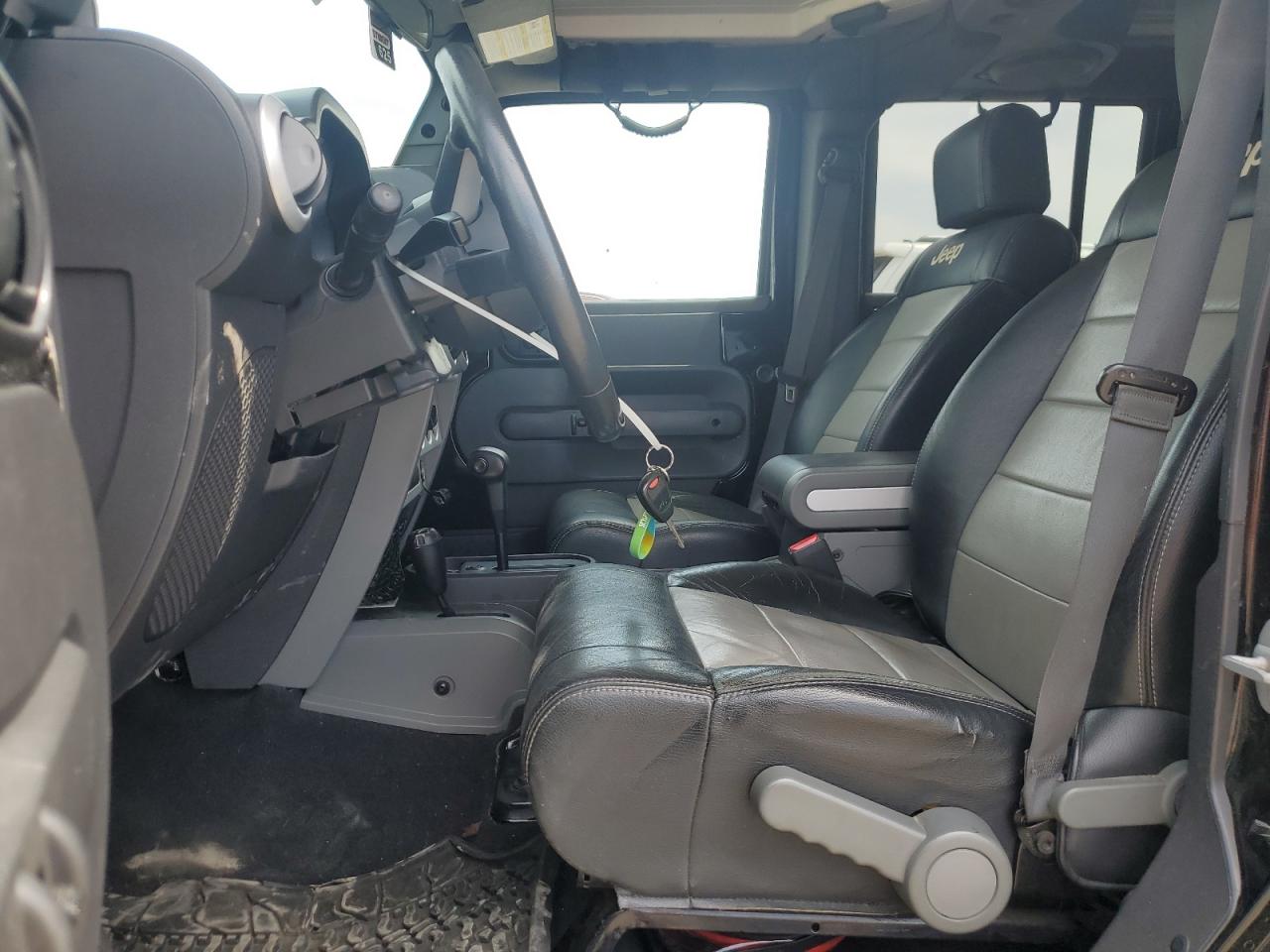 1J4GA59179L751686 2009 Jeep Wrangler Unlimited Sahara