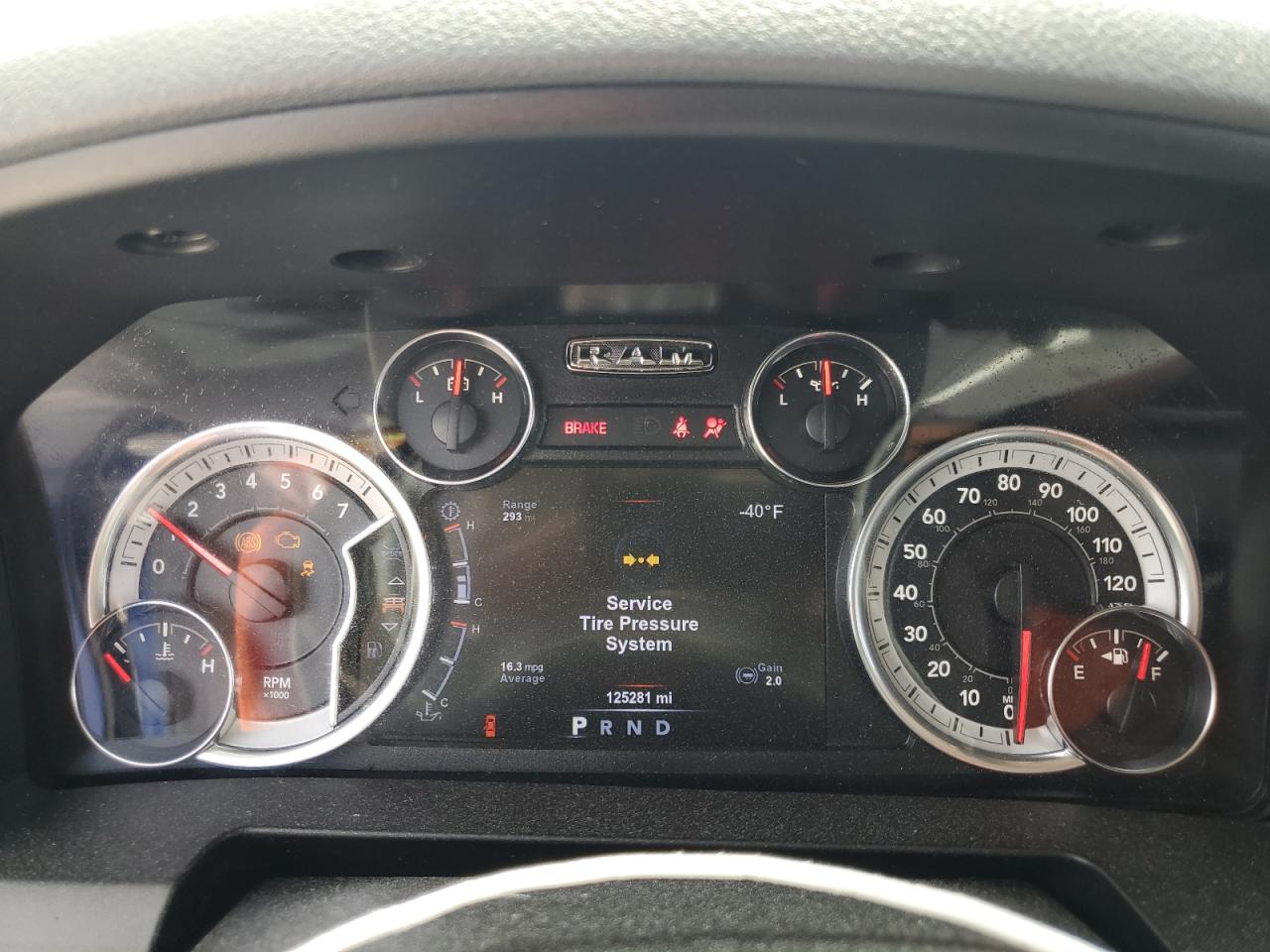 1C6RR7GTXHS694855 2017 Ram 1500 Slt