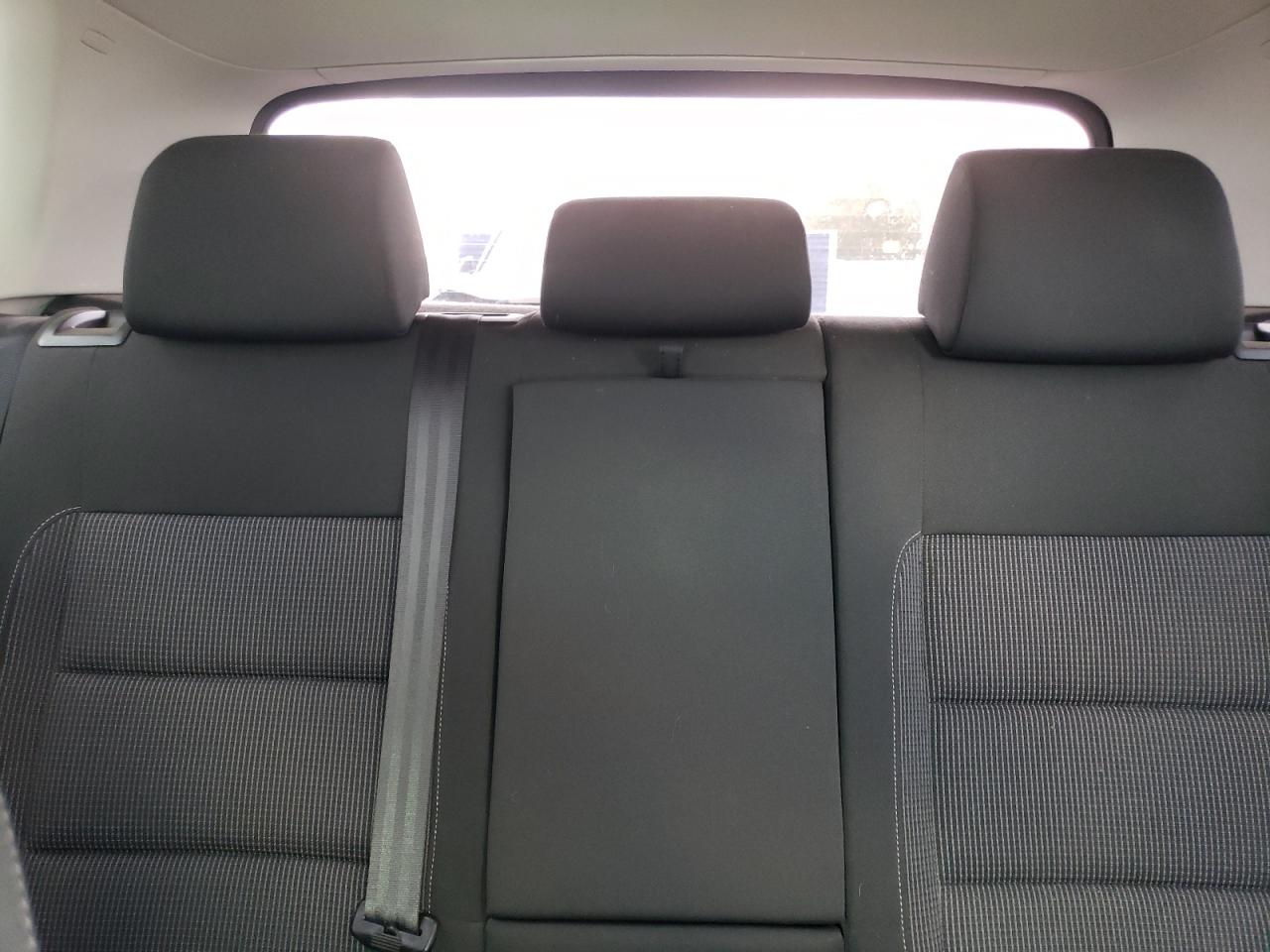 WVWBM7AJ5BW174028 2011 Volkswagen Golf