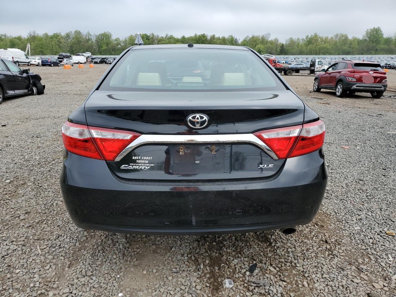 4T1BF1FK0GU528075 2016 Toyota Camry Le