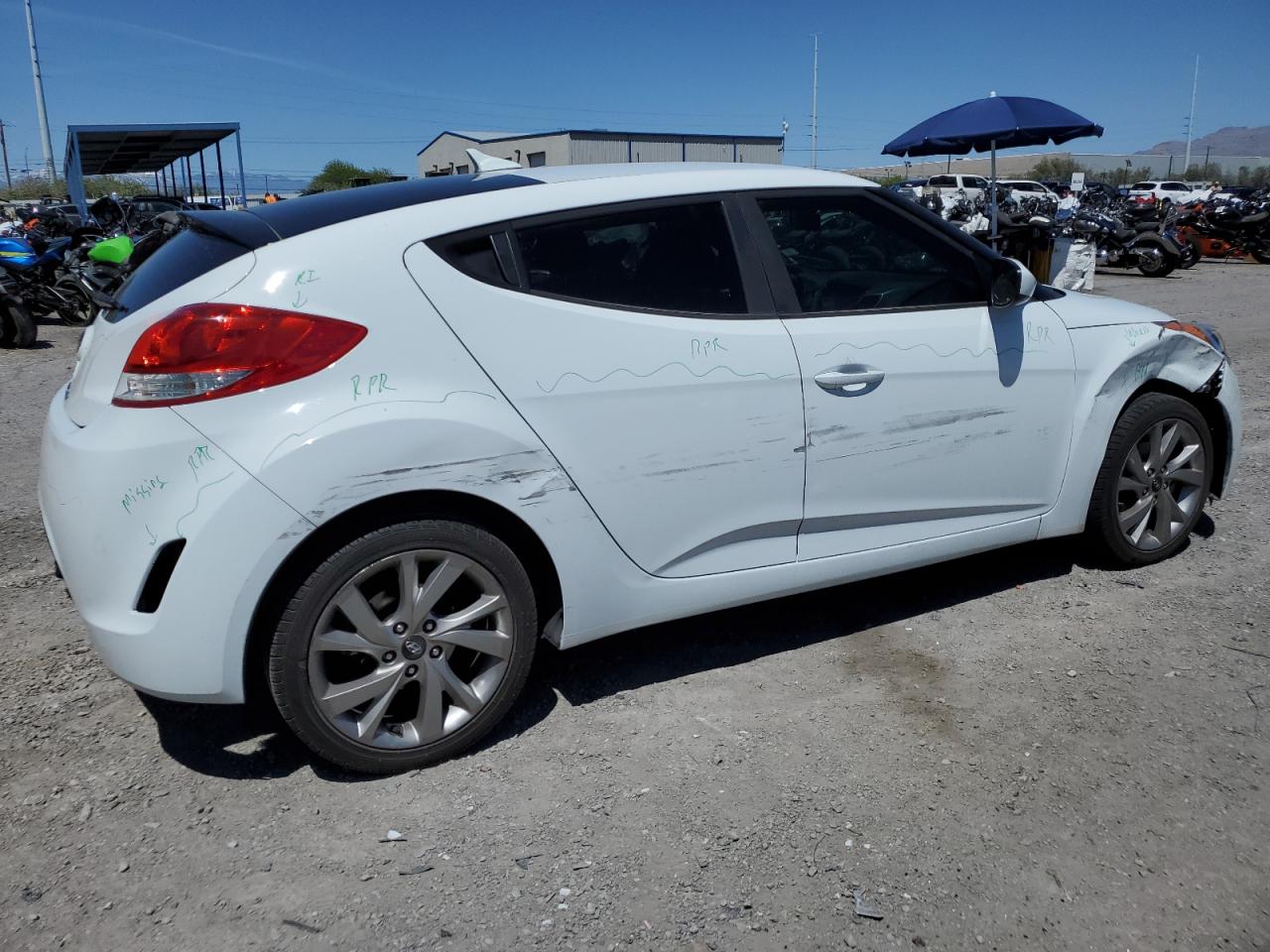 2017 Hyundai Veloster vin: KMHTC6ADXHU305191